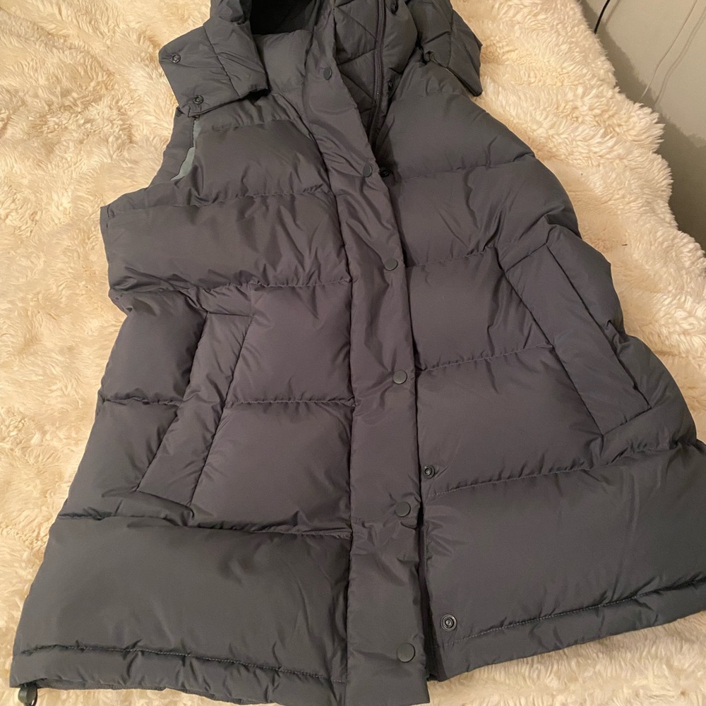 Lululemon puff vest size 6